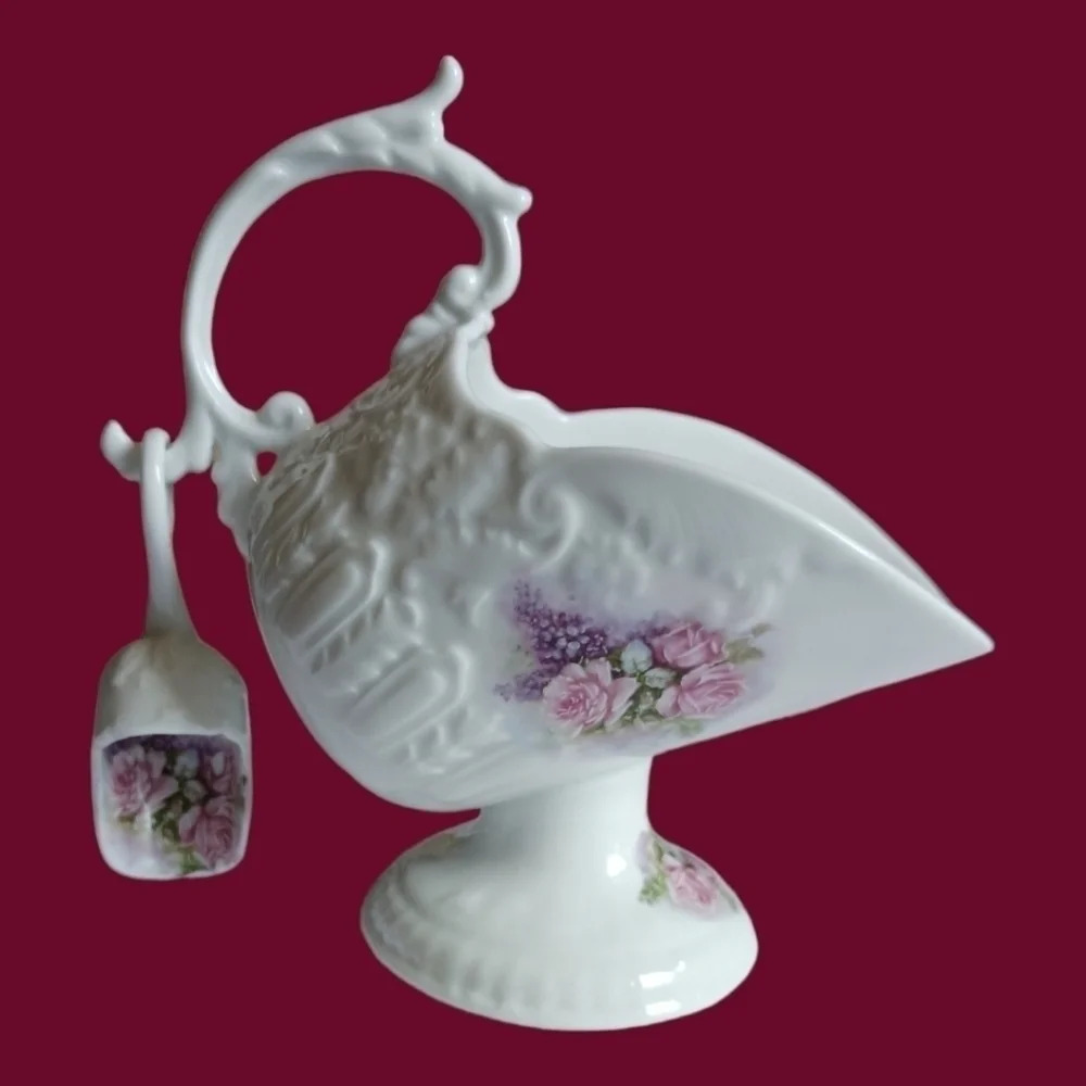 Scuddle sugar white floral